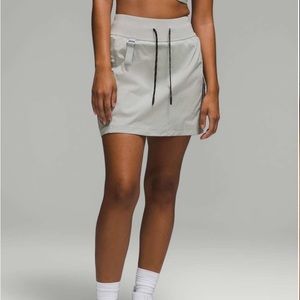 NWT Lululemon Multi-Pocket Cargo High-Rise Hiking Skirt Size 2 Seal Grey